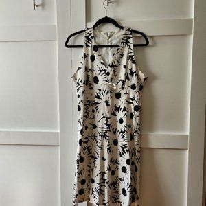 Black and white daisy print halter neck dress